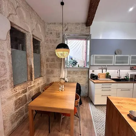 Chic Renovation Of Medieval Monastery Appartamento Montpellier