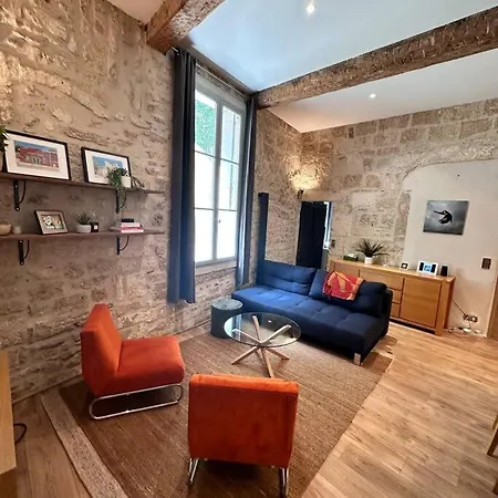 Chic Renovation Of Medieval Monastery Appartamento